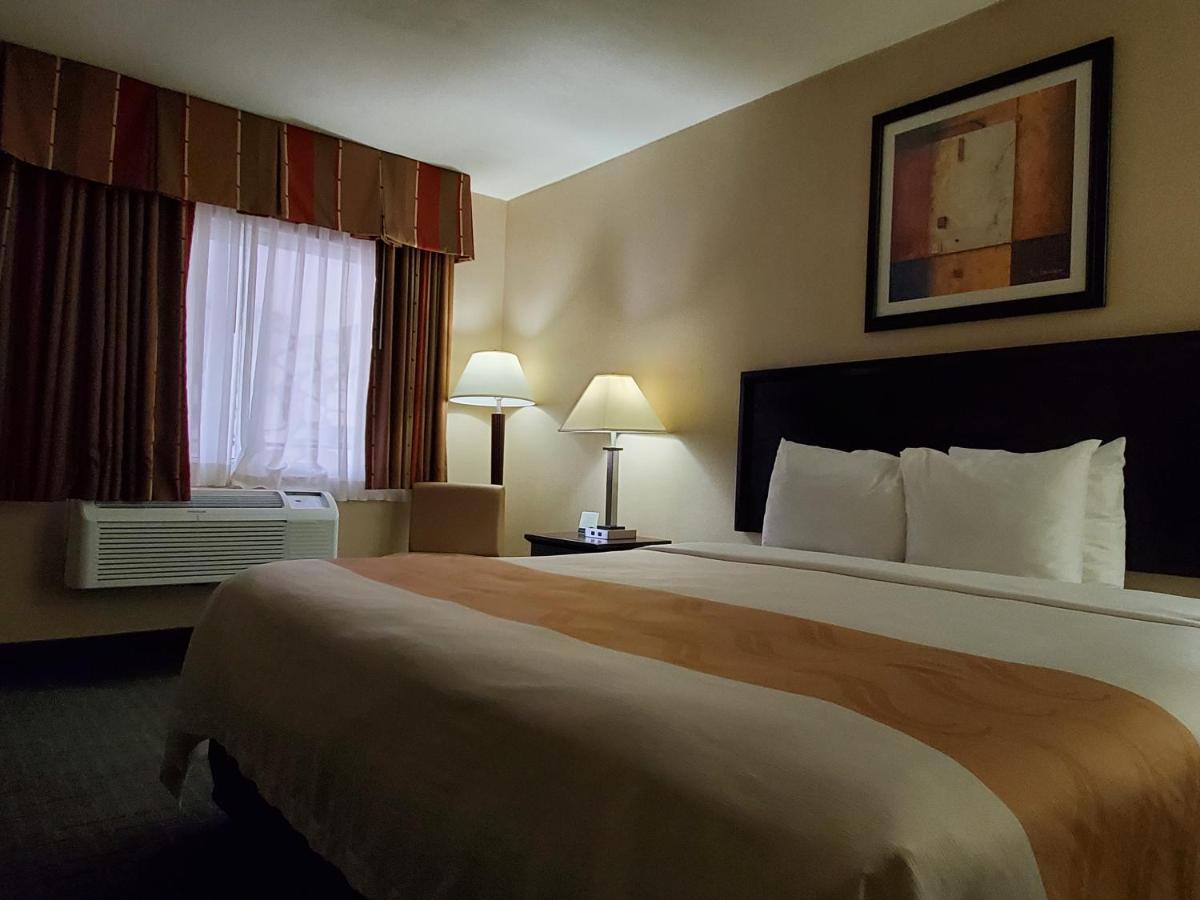 Quality Inn & Suites Anaheim At The Park Bagian luar foto