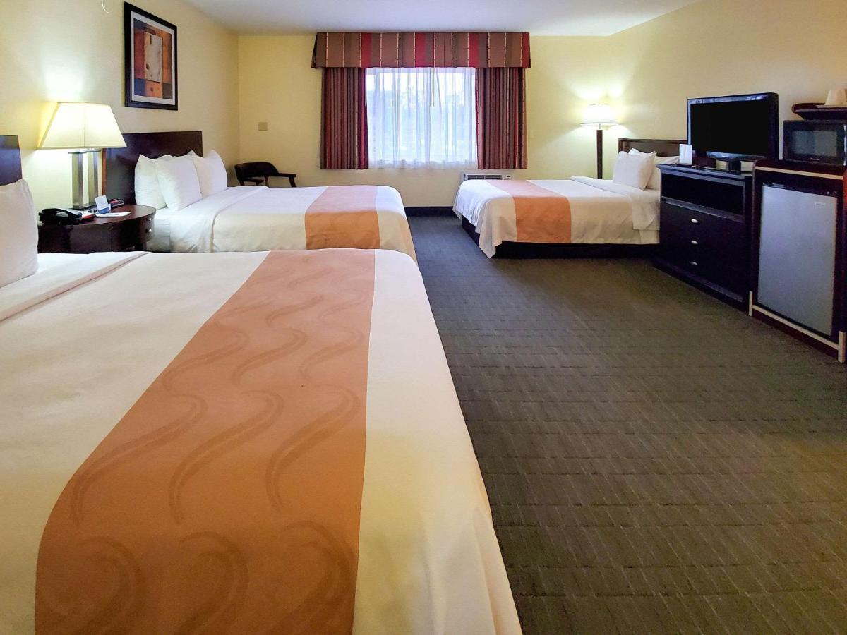 Quality Inn & Suites Anaheim At The Park Bagian luar foto