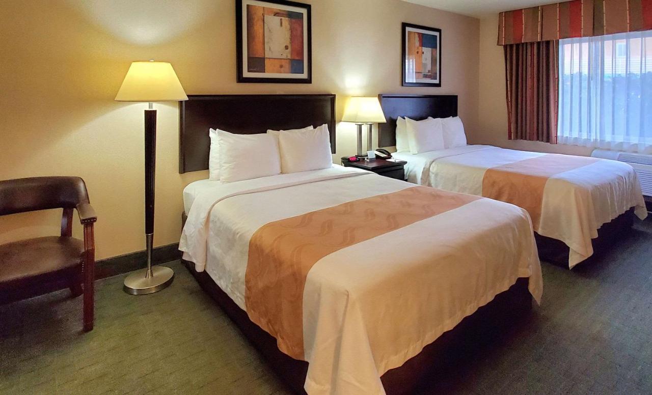 Quality Inn & Suites Anaheim At The Park Bagian luar foto