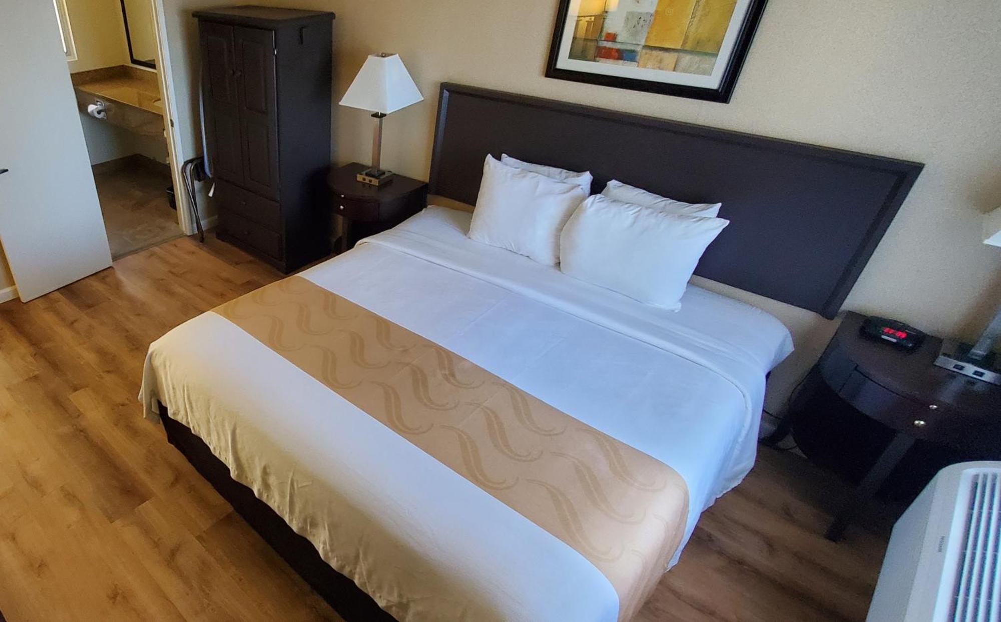 Quality Inn & Suites Anaheim At The Park Bagian luar foto