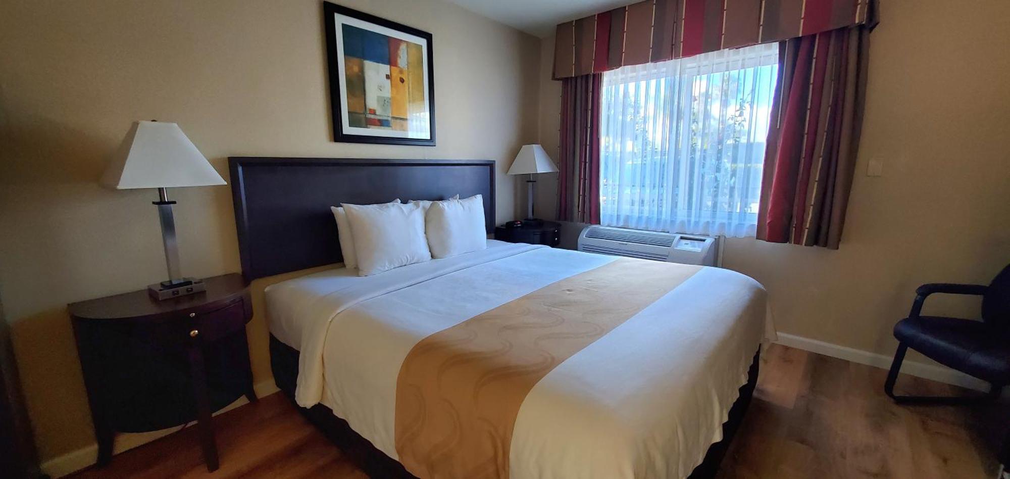 Quality Inn & Suites Anaheim At The Park Bagian luar foto