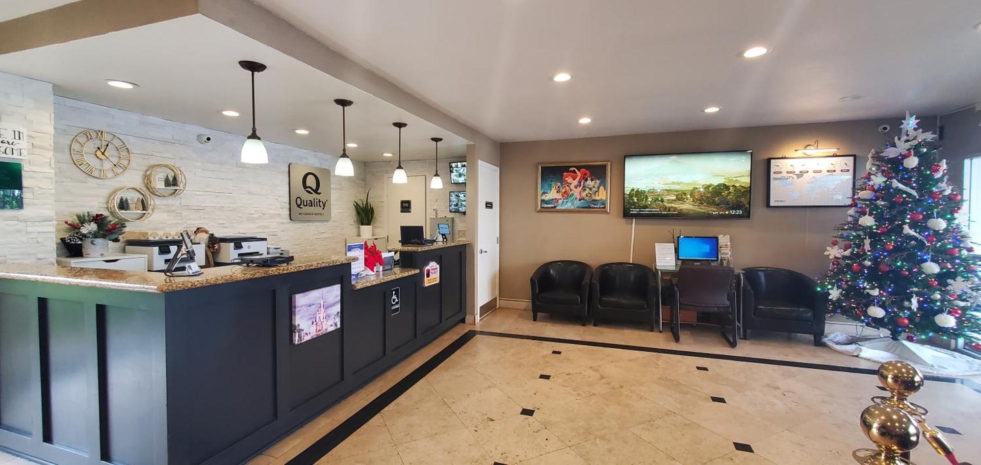 Quality Inn & Suites Anaheim At The Park Bagian luar foto