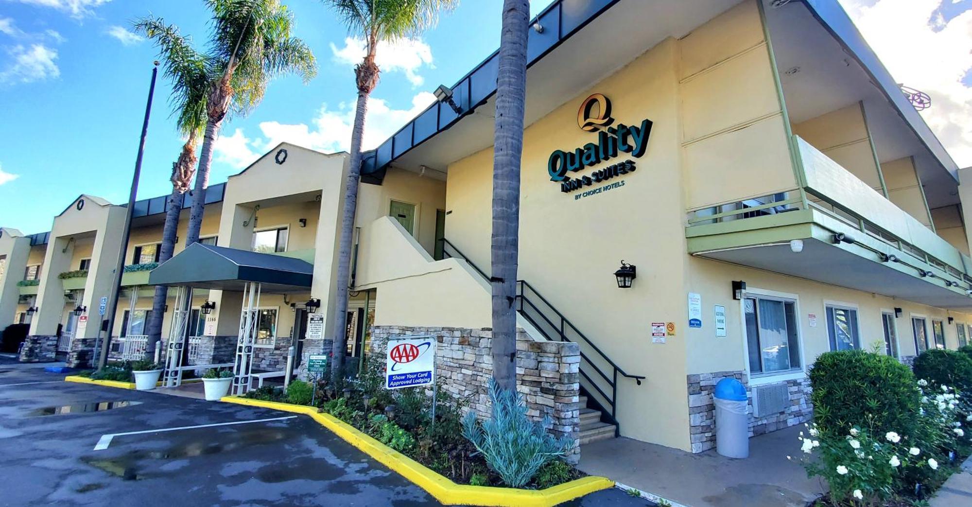Quality Inn & Suites Anaheim At The Park Bagian luar foto