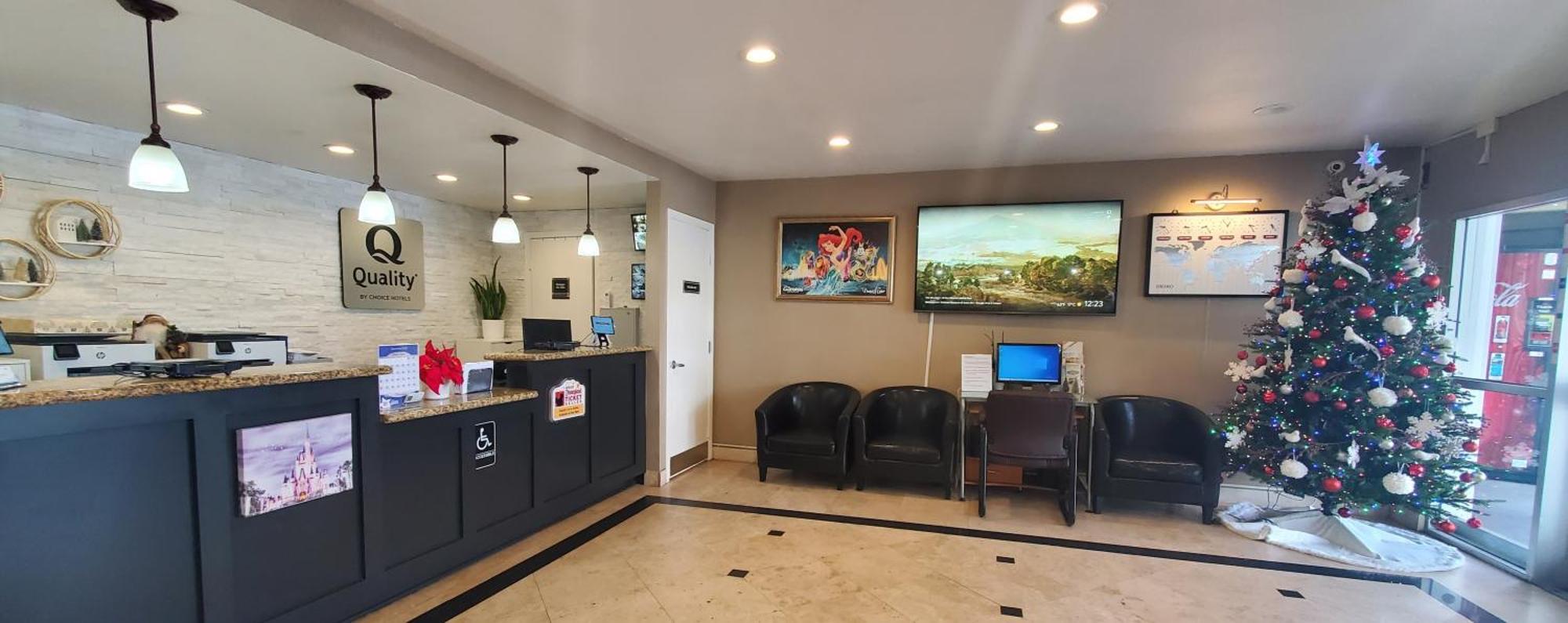 Quality Inn & Suites Anaheim At The Park Bagian luar foto